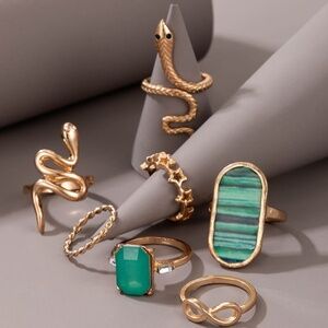 *MAVERY* 7-Pc Gold x Green Fashion Snake Ring Set